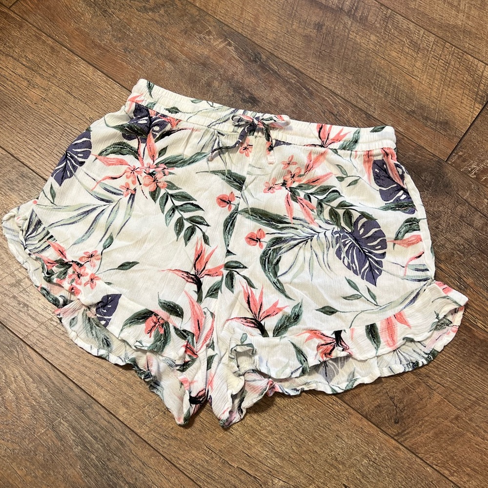 H&M high waisted floral print ruffle shorts